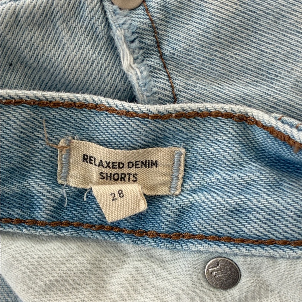 Madewell Relaxed Denim Shorts ✧ Light Wash ✧ Size 28 - Picture 4 of 8